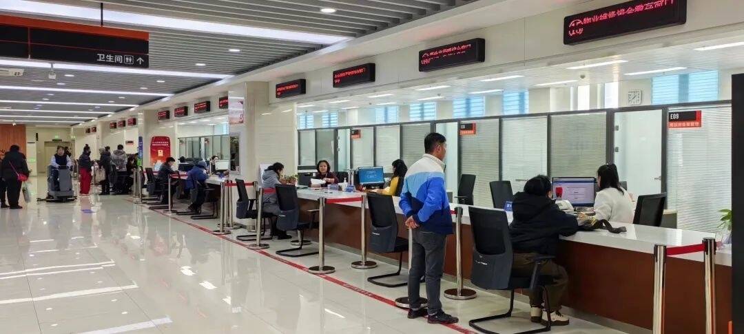 舒兰市政务服务中心：服务群众干劲十足