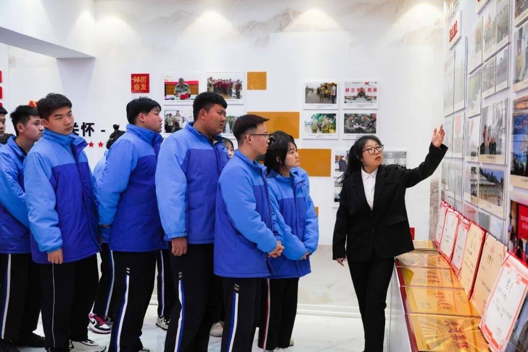 舒兰市人民武装部开展&ldquo;学生进军营 开学第一课&rdquo;国防教育日活动