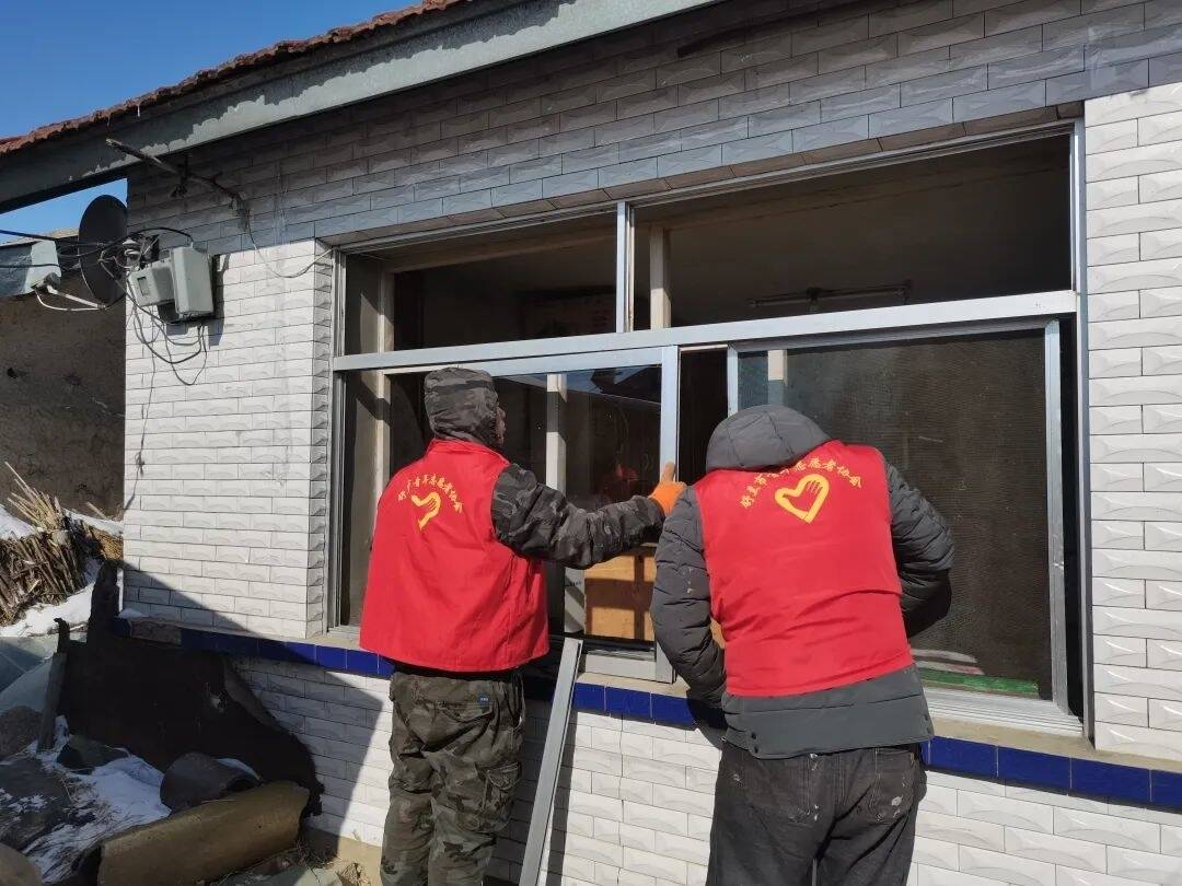 新时代文明实践丨舒兰市青年志愿者协会开展&ldquo;学雷锋送温暖&rdquo;志愿服务活动