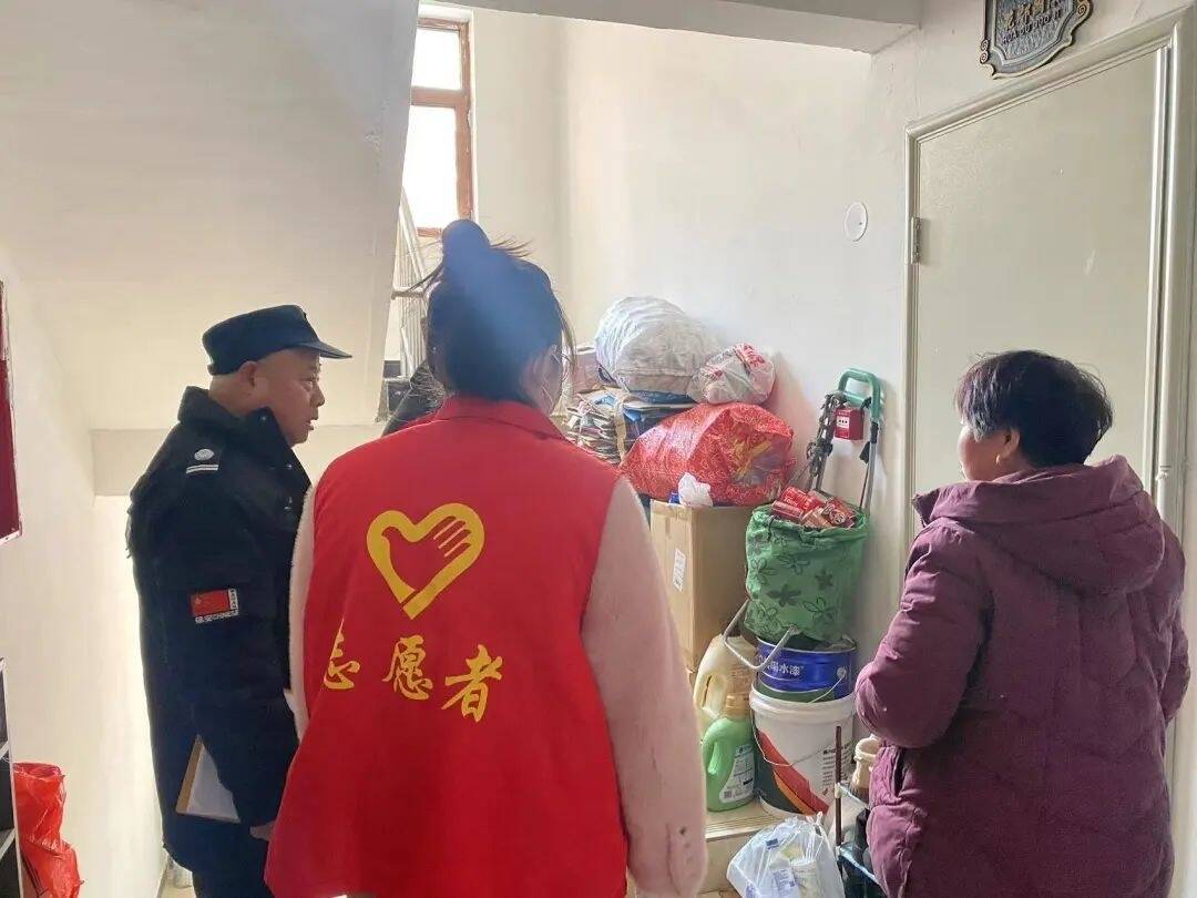 创城进行时｜舒兰市滨河街道开展楼道清理整治专项行动