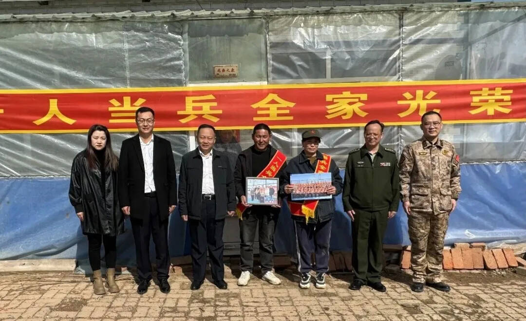 舒兰市退役军人事务局联合市人武部走访入伍新兵家庭