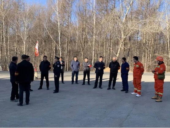 舒兰市上营镇与吉林省上营森林经营局联合开展清明节“禁烧”行动