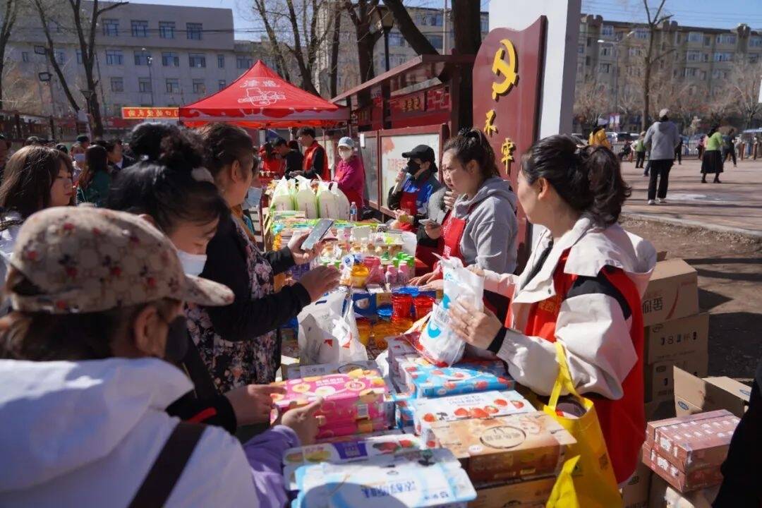 “家门口”党建丨舒兰市北城街道：社区里的烟火气 家门口的便民购