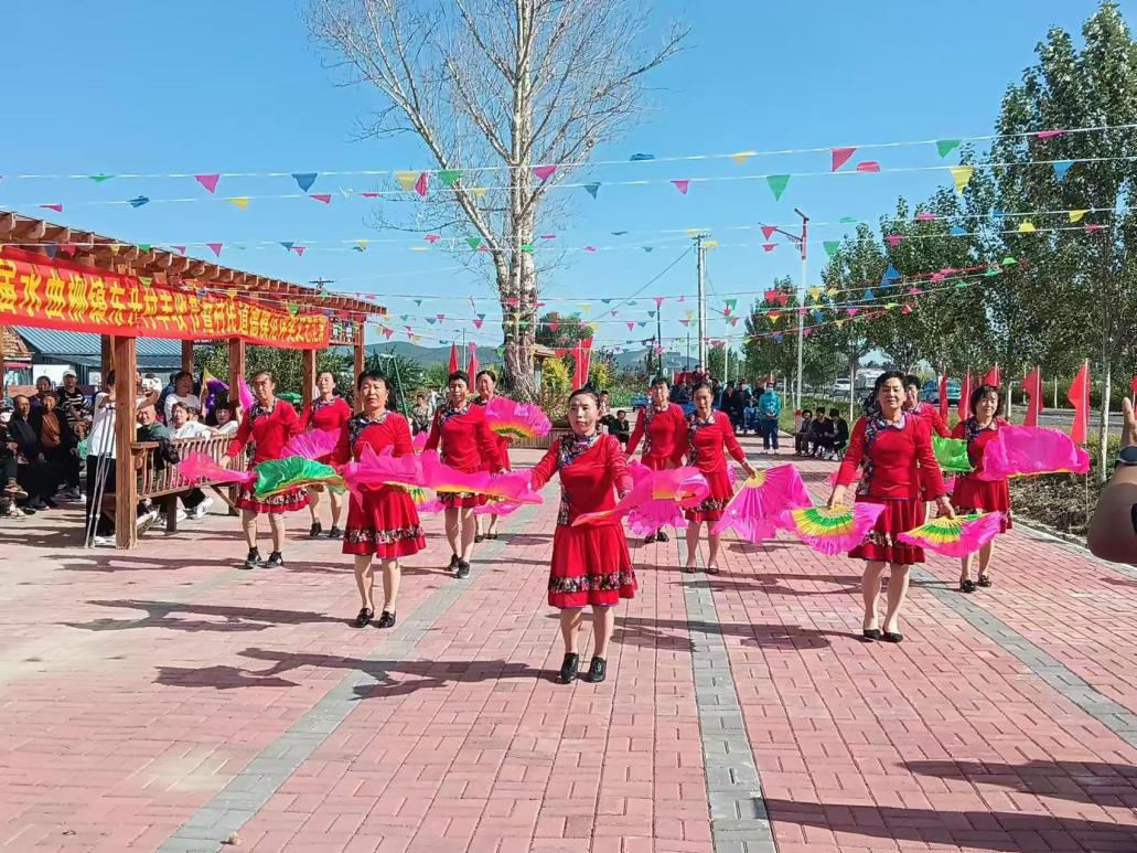 新时代文明实践 | 舒兰市水曲柳镇举办庆祝农民丰收节暨村民道德模范评奖活动