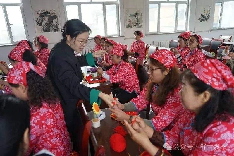 舒兰市七里乡打造妇女“微”阵地 促进就业增收