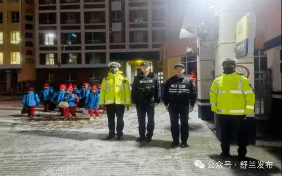 舒兰公安交巡警：雪天执勤保畅通 守护群众平安路