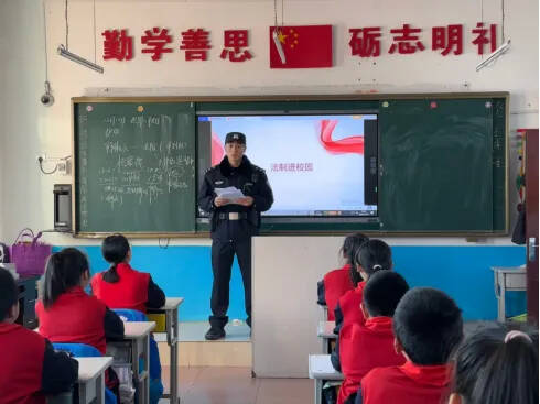 舒兰市警校联动护学生平安