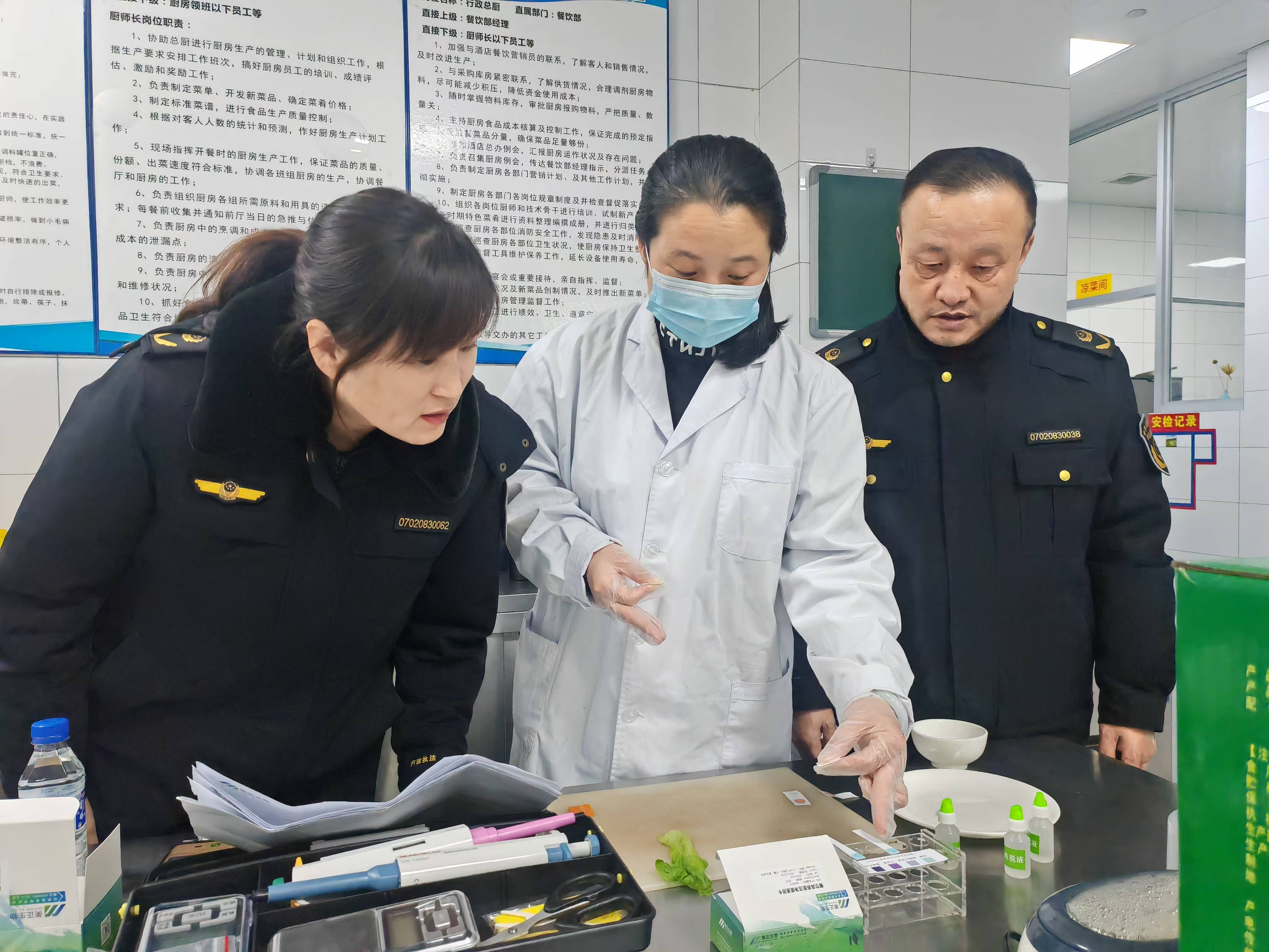 舒兰市市场监督管理局护航“两会”食品安全