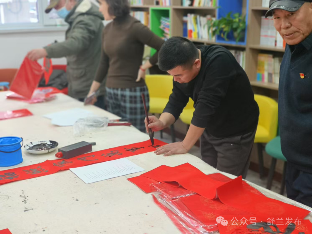 舒兰市滨河街道年味市集红红火火
