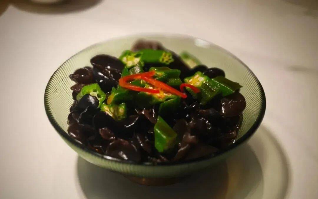 1毫克即可致命！无特效药！一盘凉拌菜让她全身“换血”……