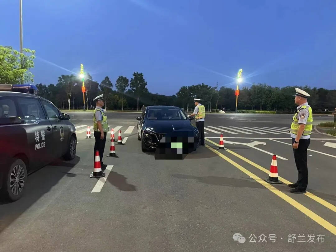 舒兰：警灯闪烁护夏夜安宁