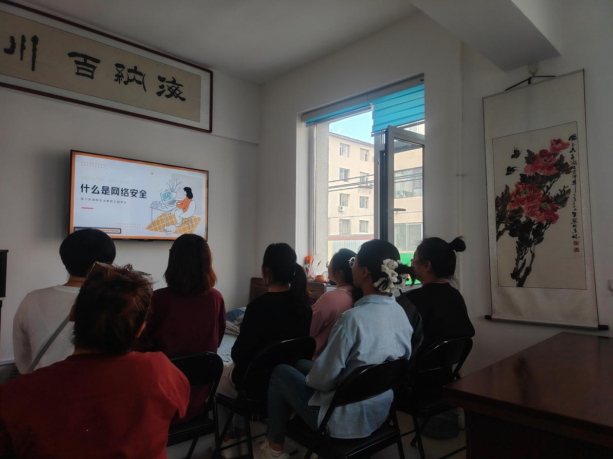 舒兰市中兴社区织密“安全网”