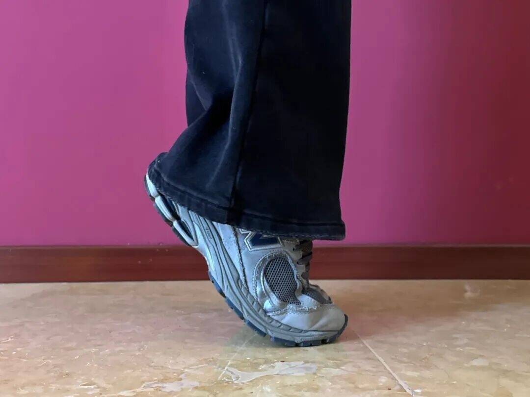 分享5个很简单的养生动作！躺着、坐着，就有惊人效果