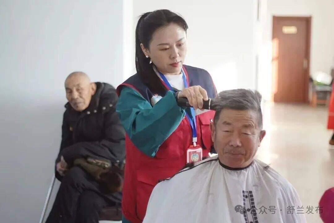 舒兰：&ldquo;益剪&rdquo;送温暖 理发迎新春