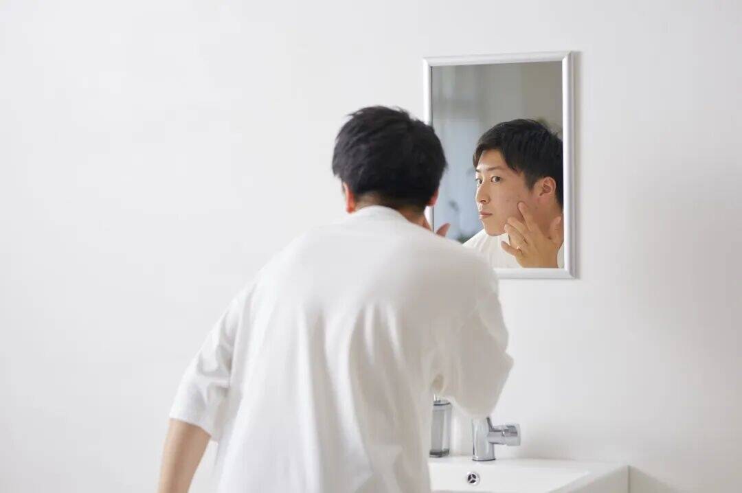 一个你以为很护肤其实可能&ldquo;毁脸&rdquo;的行为，很多人都在做！还多花了很多钱！