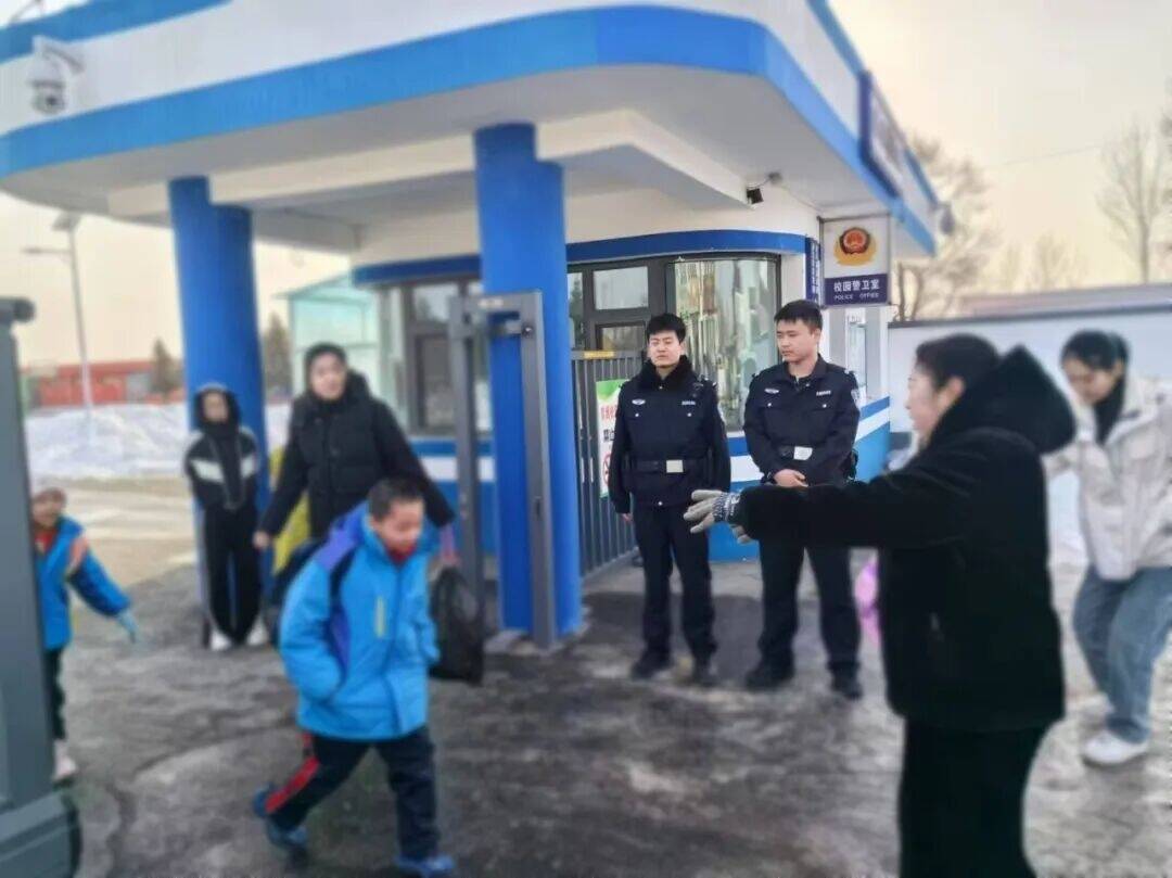 舒兰公安：守护学生平安路
