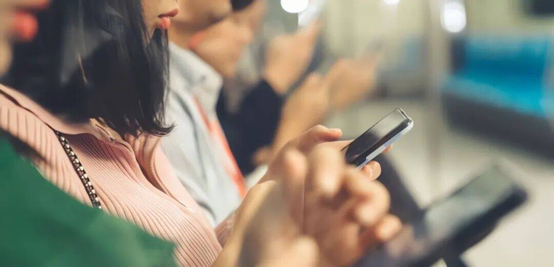 中医：刷手机，是件很耗气血的事