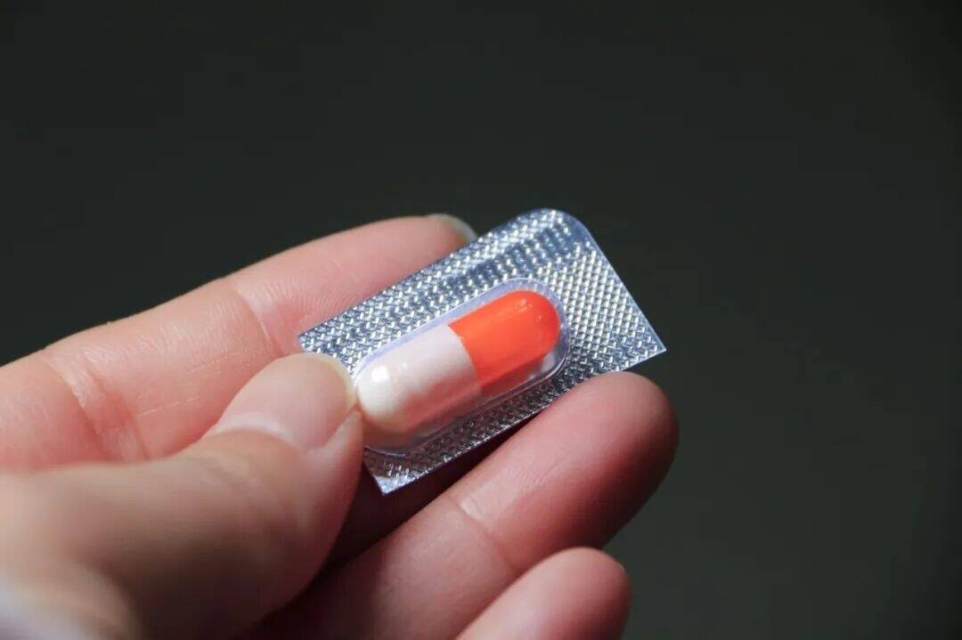 腿总是抽筋，是因为缺钙了？90% 的人可能都不是