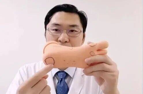 双脚有这5个症状，可能是疾病发出的信号！