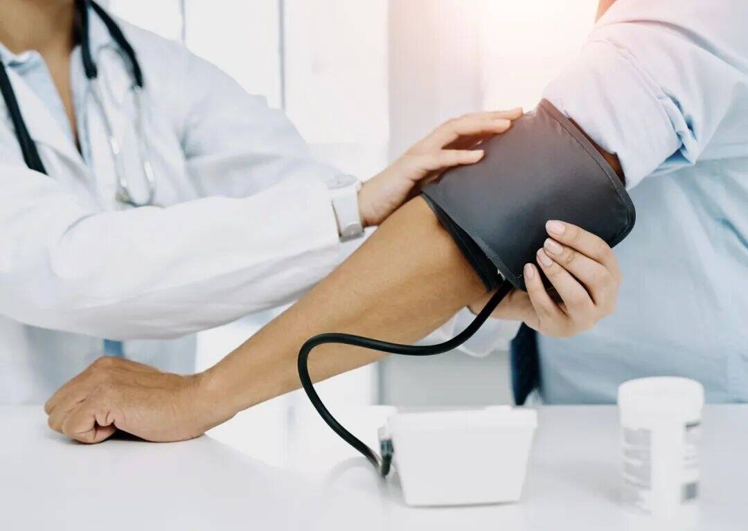 高血压不只怪盐！最新研究揪出三个&ldquo;幕后推手&rdquo;，你可能每天都在做