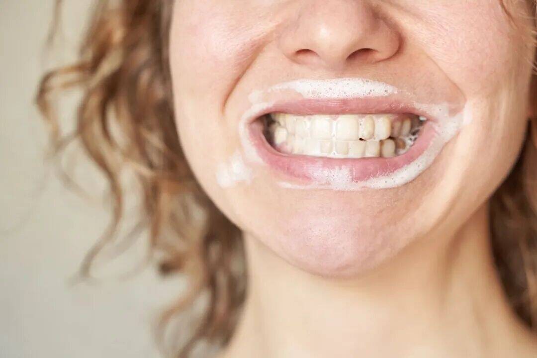 以为&ldquo;偷懒&rdquo;的 4 个行为，其实在悄悄保护牙齿！第 1 个很多人没想到