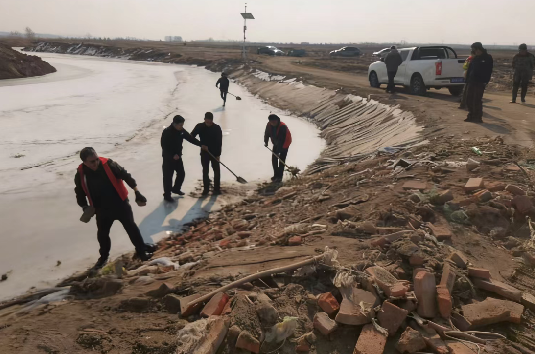 舒兰市朝阳镇开展春季河道&ldquo;清四乱&rdquo;工作