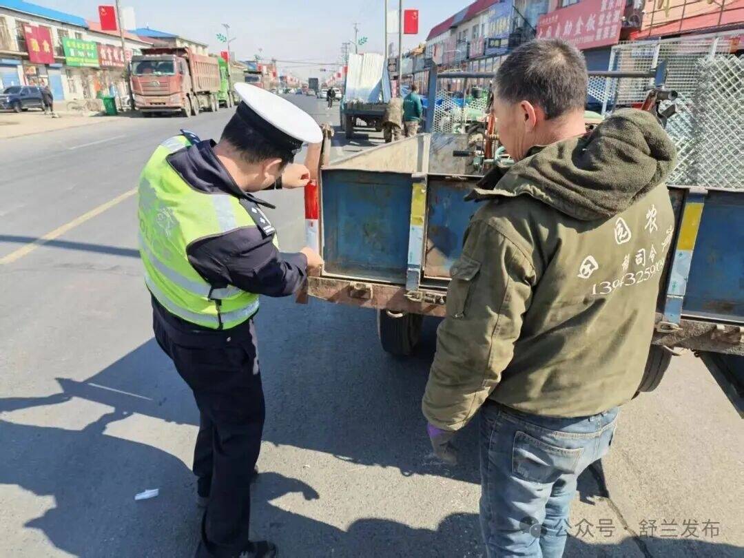舒兰交警：护航春耕保畅通