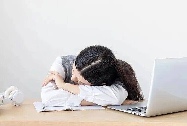 10分钟就能恢复精力，随时随地都能做，这个方法很多人还不知道