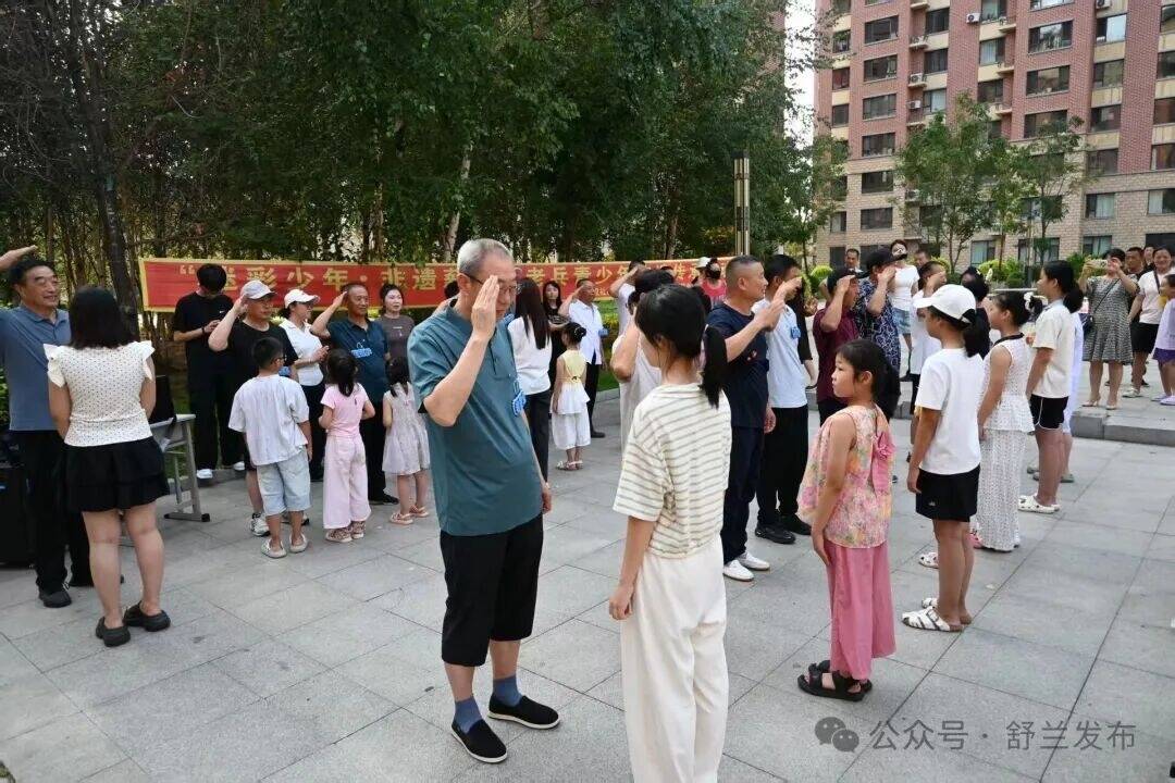 非遗传承+红色文化，舒兰市博物馆老少同乐学剪纸